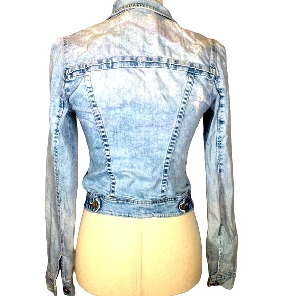 Vintage Light Wash Distressed Fitted Jean Jacket - Picture 4 of 7